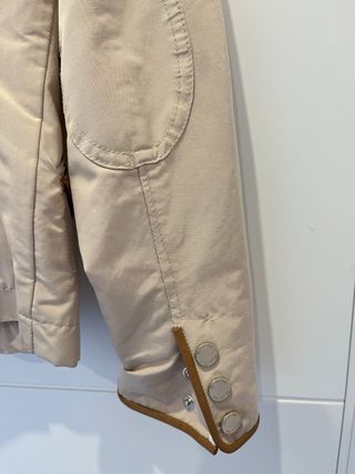 Cazadora beige ( tejido gabardina )