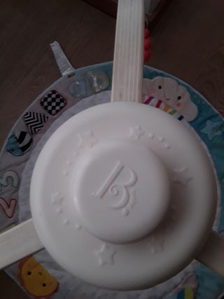 Gimnasio y colchoneta bebé.