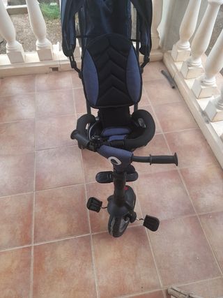 Triciclo infantil con pedales