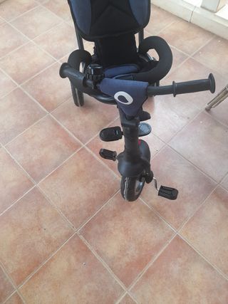 Triciclo infantil con pedales