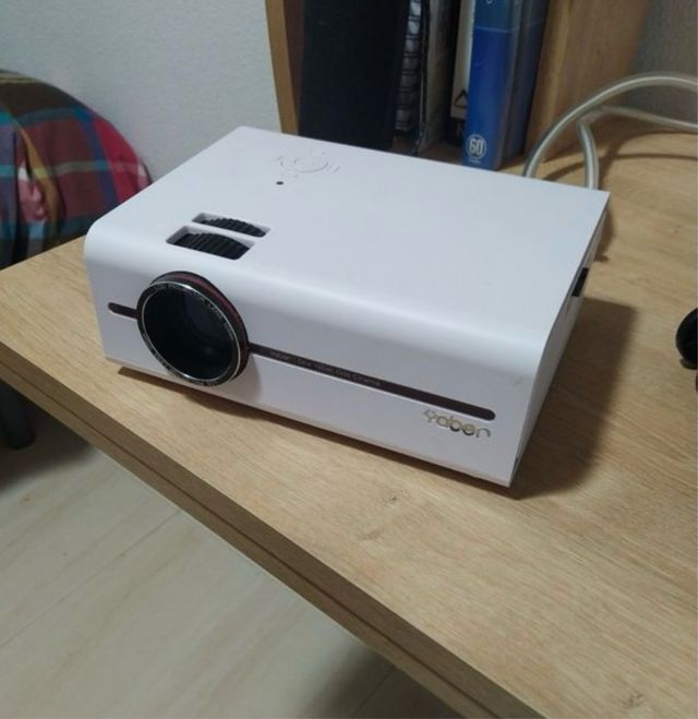 Proyector Yaber Blanco Superligero