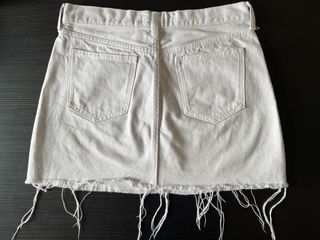 Falda vaquera corta blanca