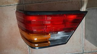 MERCEDES BENZ W124. PILOTO TRASERO DERECHO. 