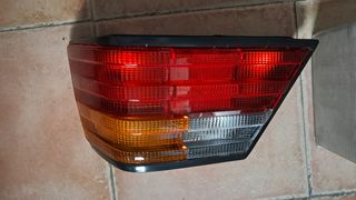 MERCEDES BENZ W124. PILOTO TRASERO DERECHO. 