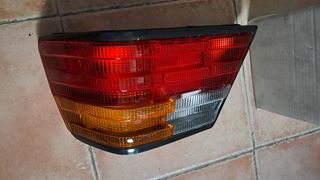 MERCEDES BENZ W124. PILOTO TRASERO DERECHO. 