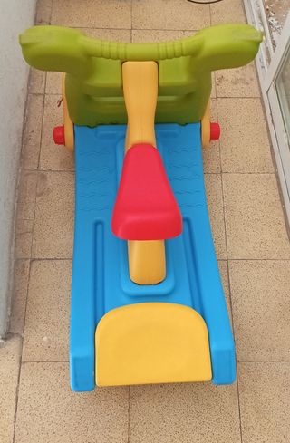 Tobogán mecedora infantil