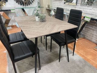 Mesa extensible con 4 sillas – NUEVA