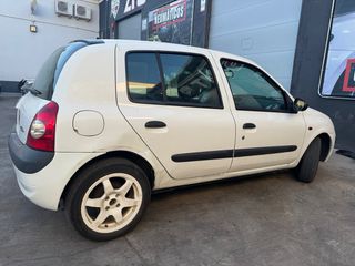 Renault Clio 2002