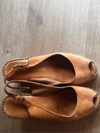 Alpargatas artesanales de cuña marrón