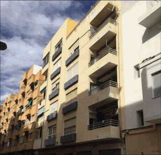 Piso en venta en Avda. de Abril. - 9 de octubre en Sagunto