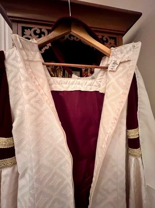Vestido Medieval con Velo y Bolso