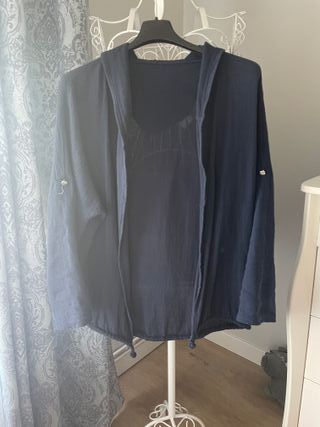Lote: Chaqueta azul y vaqueros a rayas talla M