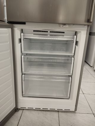 NEVERA MARCA SIEMENS 
