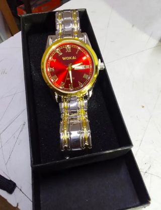 Reloj Hombre Dorado y Rojo