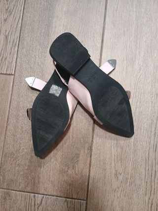 Zapatos bajos rosa con hebillas