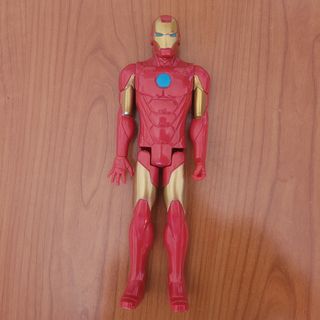 Figuras articuladas de Marvel y DC  (5€/ud)