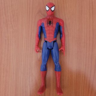 Figuras articuladas de Marvel y DC  (5€/ud)