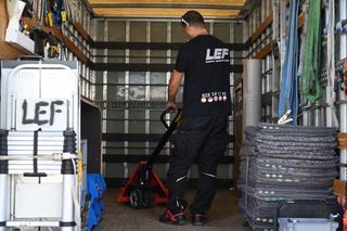 LEF: Transporte, Montaje y Servicios