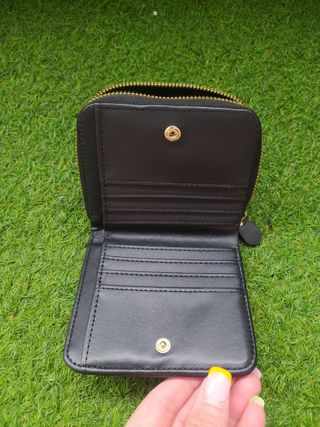 Cartera de mujer acolchada negra