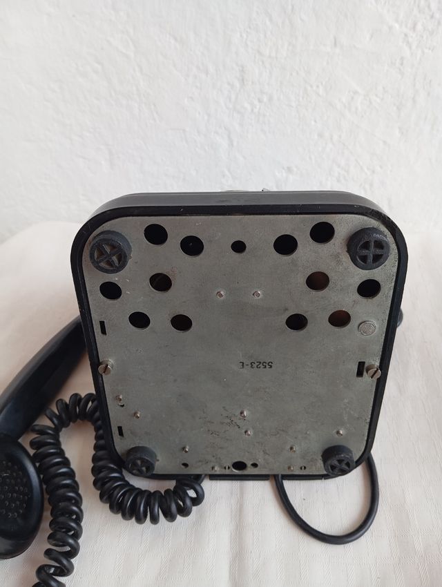 Telefone preto velho Telefónica de Baquelite