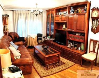 Piso en venta en Milán - Pumarín - Teatinos en Oviedo