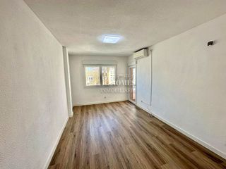 Piso en alquiler en Reyes en Parla