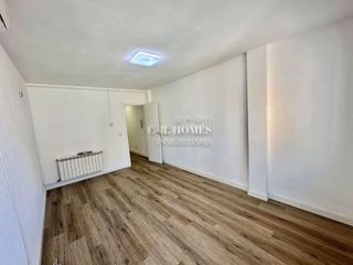 Piso en alquiler en Reyes en Parla