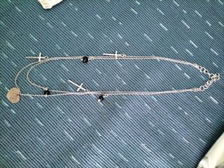 Collar plata con perlas negras y cruces