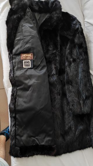 Abrigo tipo visón negro, talla 46 - 48