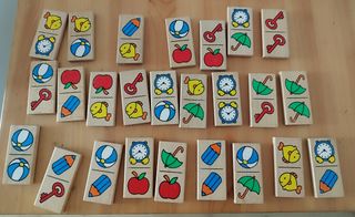 Dominó infantil de madera con dibujos