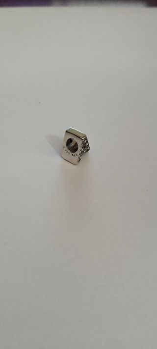 Charm Letra A Pandora Plata