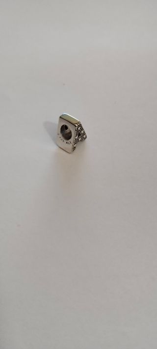 Charm Letra A Pandora Plata