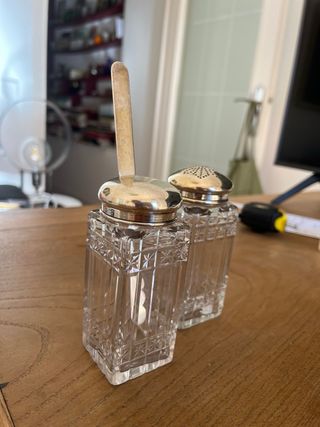 Salero y mostacero de plata