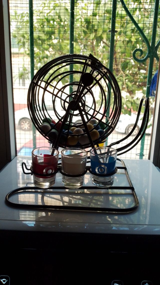 Ruleta de Chupitos con Vasos