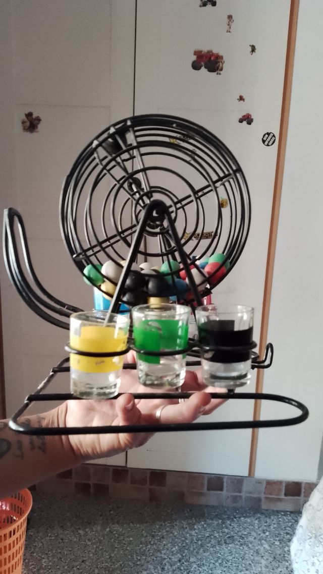 Ruleta de Chupitos con Vasos