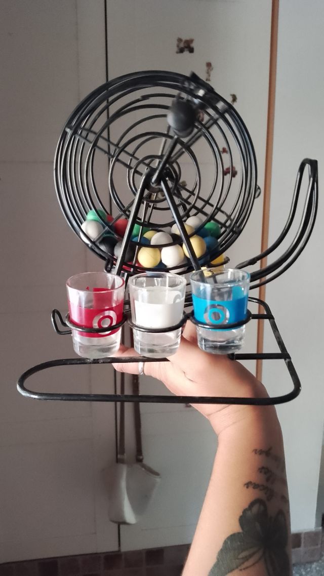 Ruleta de Chupitos con Vasos