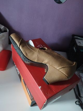 Zapatos de tacón ancho marrones