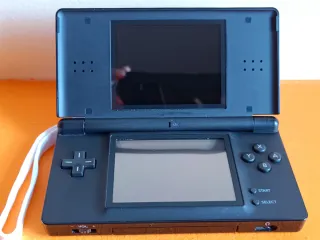 Nintendo DS Lite NEGRA con juegos