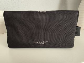 NECESER - BOLSA ASEO - GIVENCHY - NUEVO