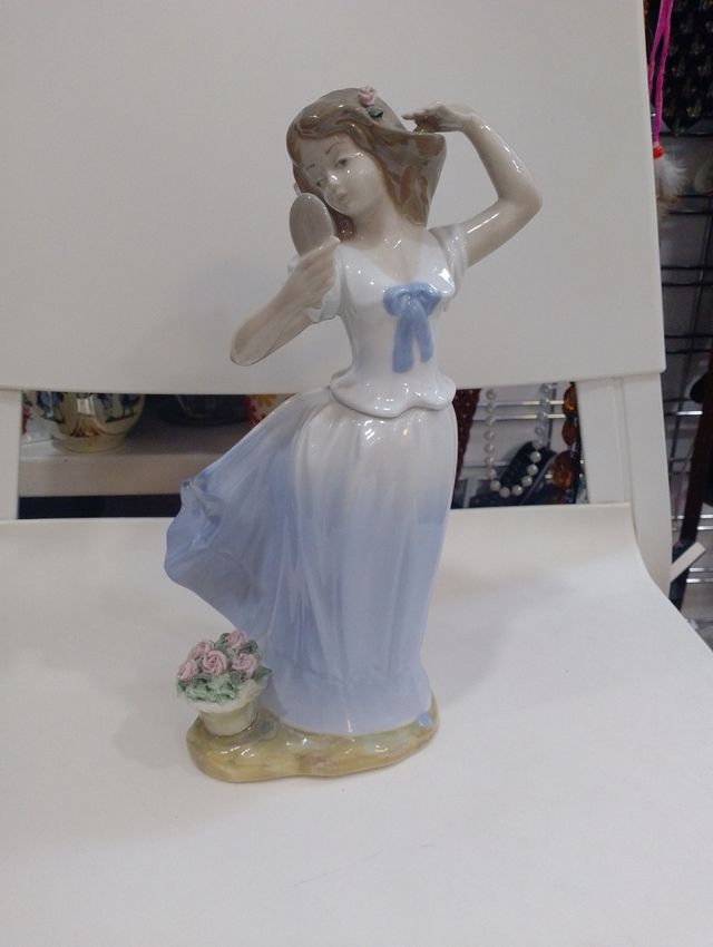 Figura Porcelana Tengra Chica Espejo Vintage