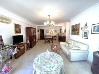 Local comercial en venta en Zona Puerto Deportivo en Fuengirola