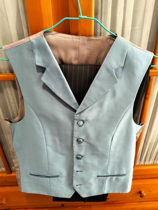 Traje completo gris para boda