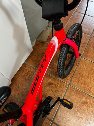 Bicicleta infantil  montu, ideal de 4-6 años 
