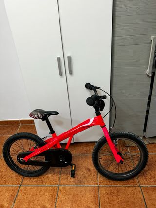 Bicicleta infantil  montu, ideal de 4-6 años 
