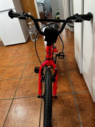 Bicicleta infantil  montu, ideal de 4-6 años 
