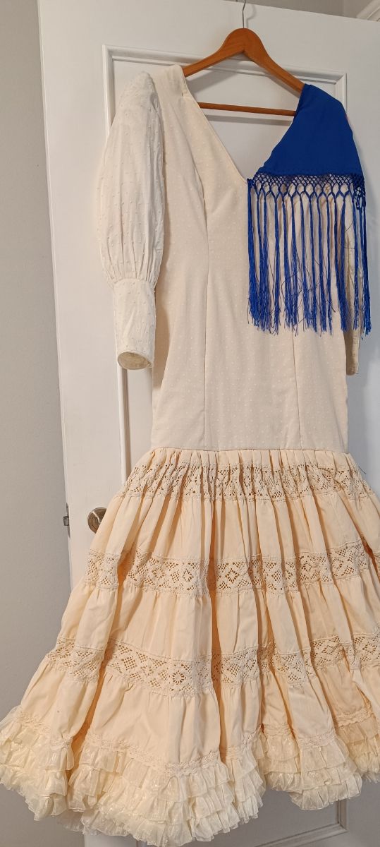 Vestido de flamenca beige