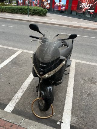 Suzuki Burgman 125 Scooter