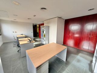 Oficina en venta en El Tardón - El Carmen en Sevilla