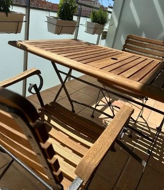 Mesa y sillas de jardín madera y metal