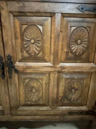 Mueble recibidor de madera tallada